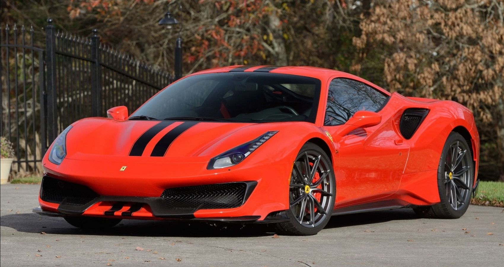 Ferrari 488 Pista - Front