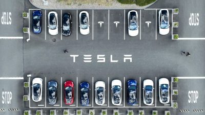 Pesona Kendaraan Listrik yang Semakin Berkembang: Siapakah Lawan Utama Tesla?