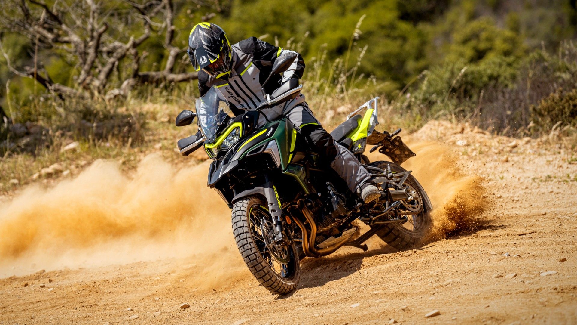 2024 benelli trk 702x action.jpg