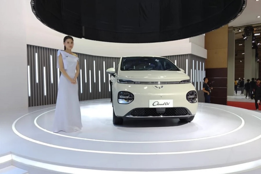 Wow! Wuling Cloud EV Mobil Listrik Terbaru dengan Desain Elegan dan Teknologi Canggih!