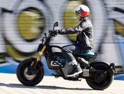 Mengeksplorasi BMW CE 02 E-Motorbike 2024: Harga, Spesifikasi, Ketersediaan – WIRED