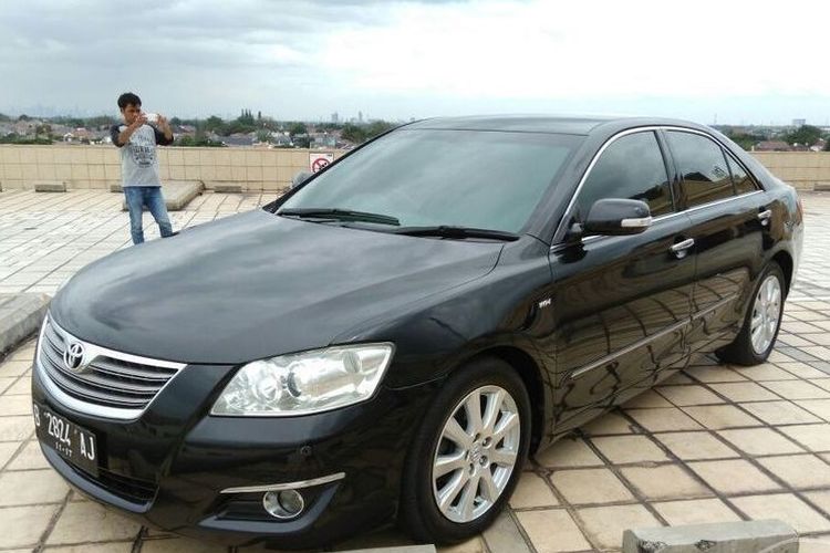 Minat Mobil Bekas Toyota Camry 2.4 2010, Cek Harga Ban Baru Di Sini