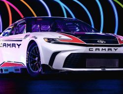 Inilah Tampilan Baru Mobil Toyota Camry 2024 NASCAR Cup Series yang Menantang – Apa yang Berbeda?