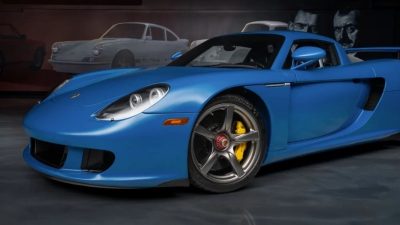 RARE Paint-to-Sample Speedster Blue 2004 Porsche Carrera GT For Sale