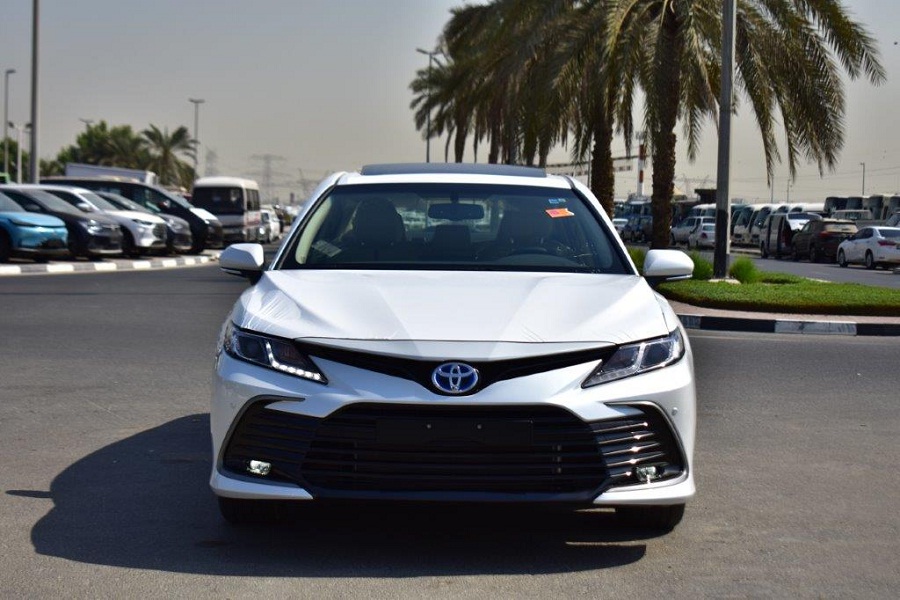 mengintip keunggulan toyota camry gr 2024 desain sporty dan performa mesin menggoda.jpg