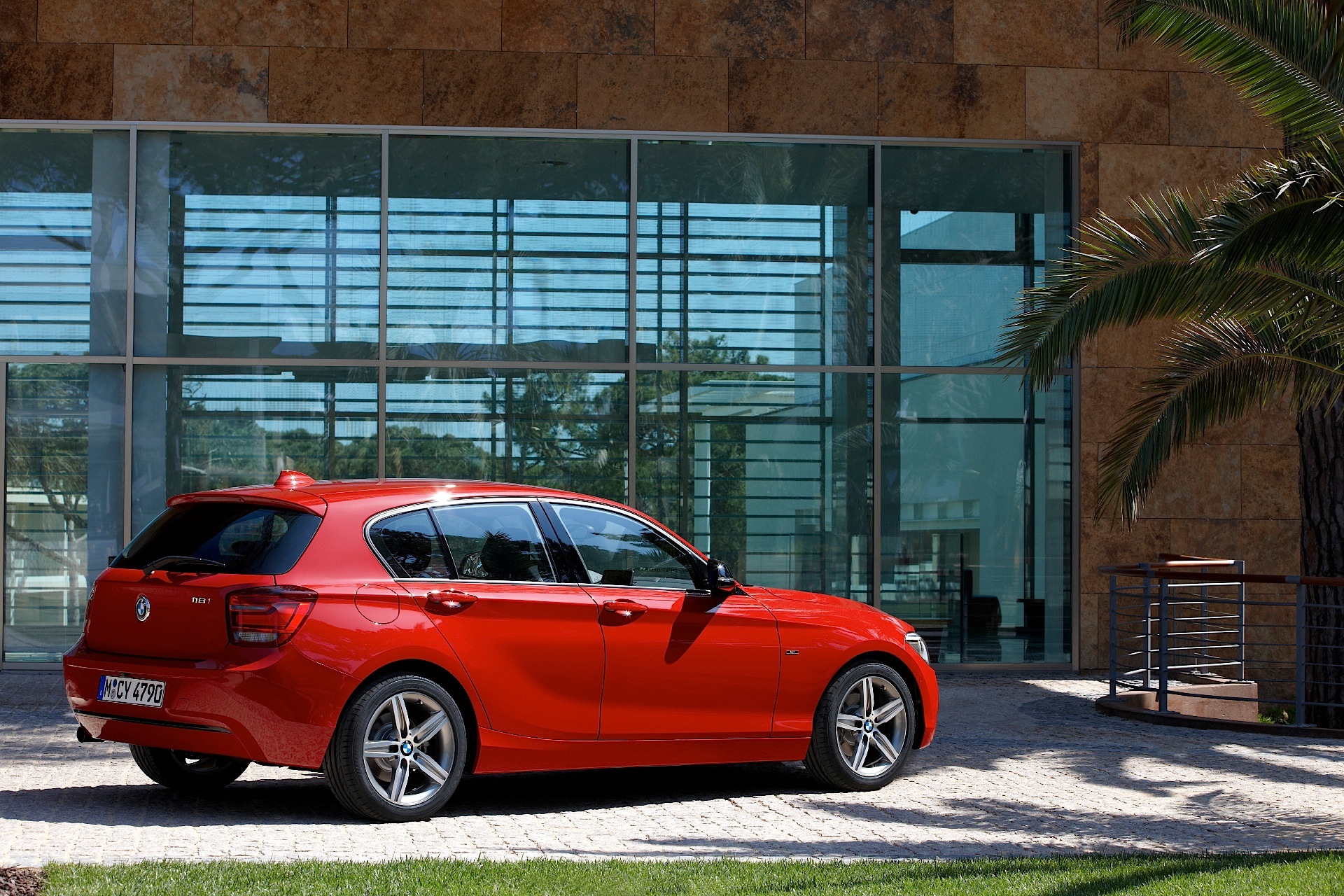 2011 BMW 1 Series (F20) Specs & Photos