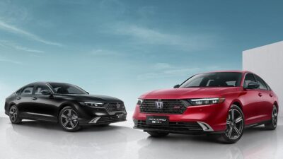 Rahasia Terungkap! Duel Mematikan Honda Accord e:HEV vs. Toyota Camry Hybrid, Mana yang Pantas Jadi Rajanya Jalanan?