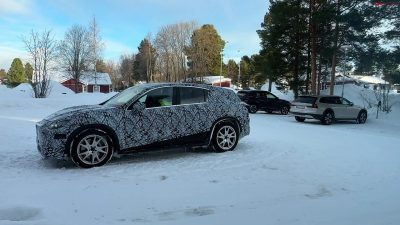 Penasaran! Mercedes-Benz GLC EV 2026 Terlihat saat Uji Coba di Musim Dingin