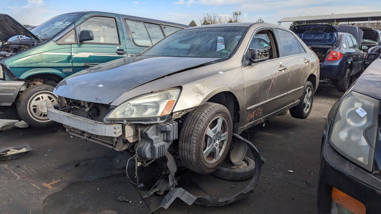 Junked 2005 Honda Accord Hybrid - Autoblog