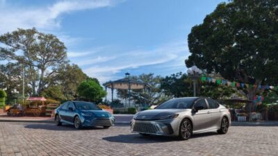 Penasaran dengan Toyota Camry Hybrid-Only? Ini yang Perlu Anda Ketahui!