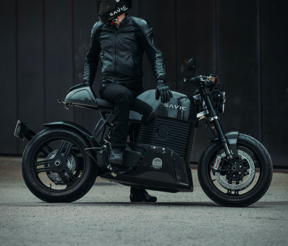 revolutionize your ride discover the savic c series electric motorcycle 6.jpeg