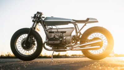 Menakjubkan dan Membuat Penasaran: BMW R100RS Tahun 1990 yang Didesain Khusus oleh Wedge Motorcycle