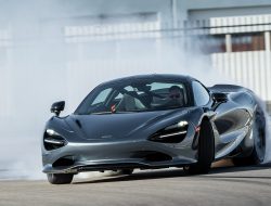 McLaren 750S: Supercar Elegan dengan Sisi Liar dan Kelemahan yang Menarik