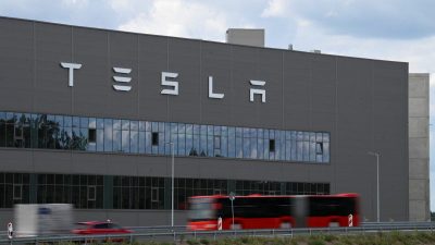 Mengapa Tesla Berisiko Kehilangan $1 Miliar setelah Pembakaran di Pabrik Gigafactory Jerman oleh Kelompok Gunung Berapi?