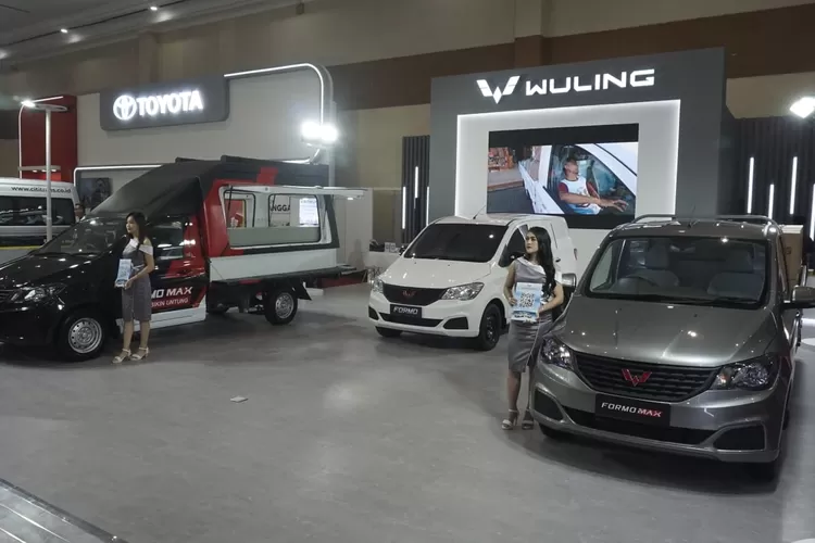 Ramaikan pasar mobil komersial, pick up dan blind van Wuling perdana hadir di GIICOMVEC 2024