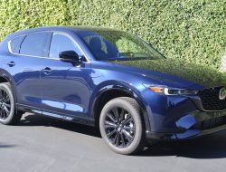 Duel Seru: Bandingkan Mazda CX-5 2024 dengan Buick Envision 2024