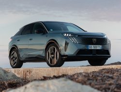 EVOLUSI TANPA BATAS: Keajaiban Peugeot E-3008 – Auto&Design