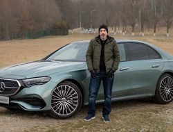 Eksklusif: Mercedes E 400 e 4MATIC 2024 – E-Class PHEV yang Menggetarkan!