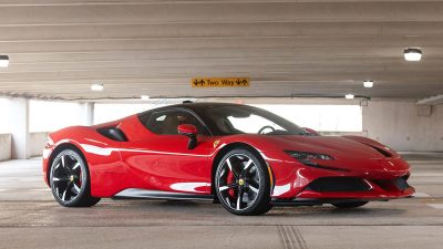 Ferrari SF90 Stradale Jarang Dipakai Siap Dilepas, Siapa Cepat Dia Dapat