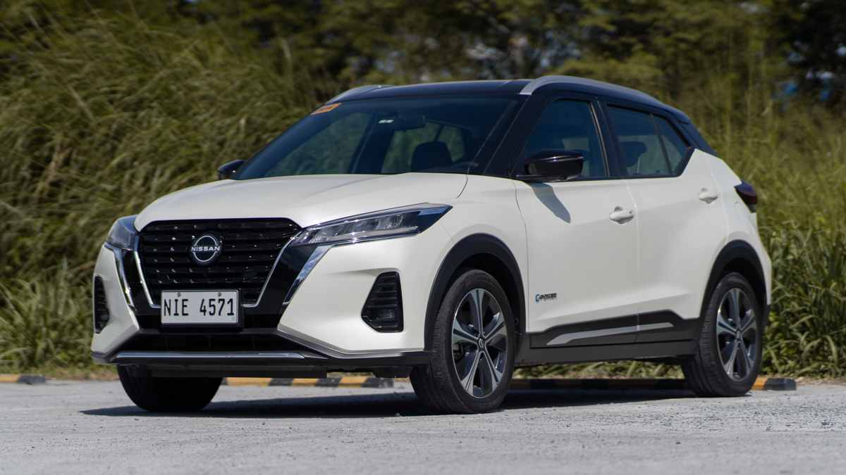 Nissan Kicks e-POWER front quarter view