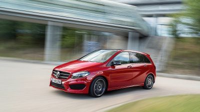 Jelajahi Spesifikasi dan Foto Mercedes-Benz B-Class 2015 (W246)