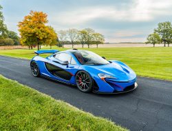 Lelang Langka: McLaren P1 dan Porsche 918 Spyder Biru!