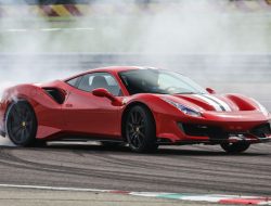 Mengagumkan! Pengalaman Pertama Mengendarai Ferrari 488 Pista 2019