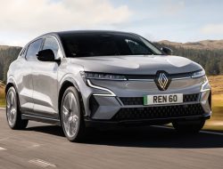 Mengagumkan! Renault Megane E-Tech: Rasakan Sensasi Mengemudi Listrik!