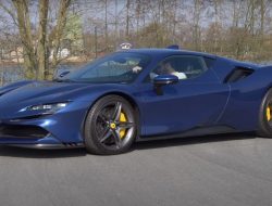 Menggila di Autobahn: Ferrari SF90 Stradale Maksimal Kecepatannya