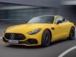 Misteri Mercedes-AMG GT 43: Lawan Porsche 911?