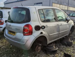 Misteri Renault Modus: Temuan Langka di Tempat Pengepul – Global Village Space