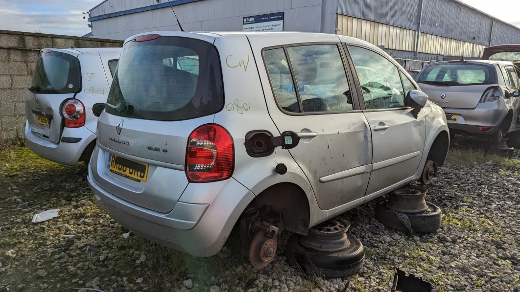 Hidden Gem: 2010 Renault Modus Dynamique Unveiled at a Scrapyard