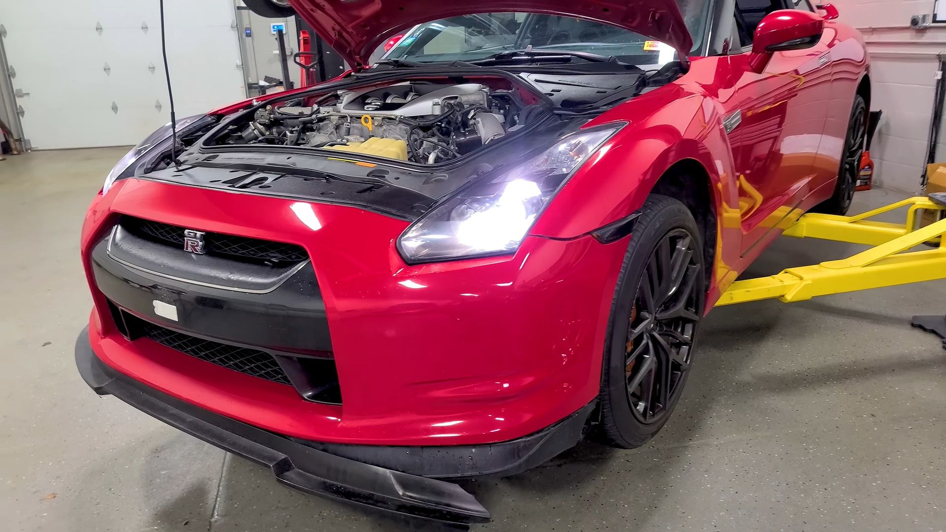 How Mechanic Fixed A Broken Nissan GT-R Transmission For Free