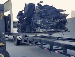 Pemilik McLaren 765LT Menjual Bagian Mobilnya Setelah Terbakar