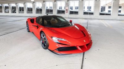 Penampakan Misterius Ferrari SF90 Stradale 2022 – Robb Report