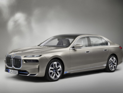 Penasaran dengan Duet Mewah BMW Seri 7 Sedan?