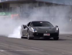 Pertunjukan Ferrari 488 GTB Yang Mengejutkan