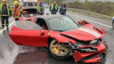 Ferrari SF90 Stradale crashed on the highway