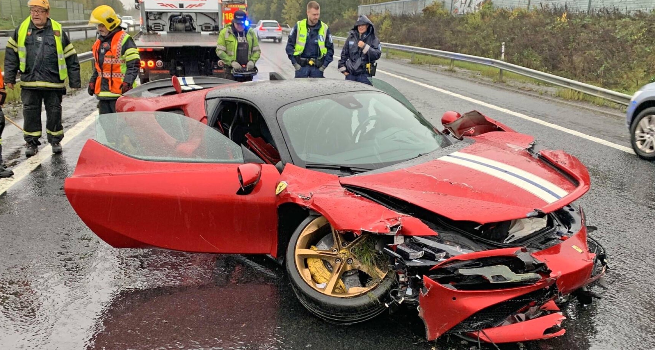 Ferrari SF90 Stradale crashed on the highway