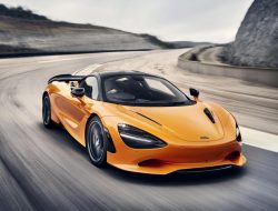 Sensasi Mengemudi McLaren 750S yang Baru