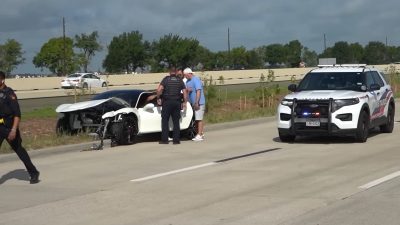 Ferrari F8 Tributo crashes into concrete divider