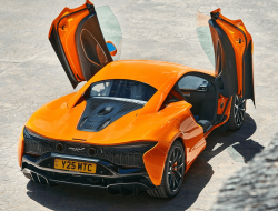 Siapa yang Akan Menggantikan McLaren P1 dengan Pintu Khasnya?