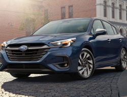 Siapa yang lebih baik? Perbandingan Subaru Legacy 2024 vs Toyota Camry 2024