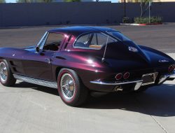 Temukan Kisah Misterius Chevrolet Corvette Stingray 1963