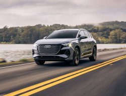 Terungkap! Audi Q4 e-tron 2024 Lebih Banyak Power dan Jangkauan dengan Model RWD