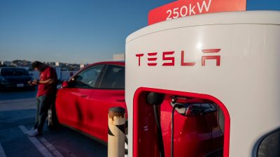 Terkikisnya Musk: Balasan yang Mengejutkan dari Tesla untuk Investor yang Menolak Perjuangan di Texas