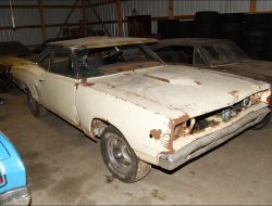 Penyelamatan Dodge Super Bee 1968 dari Tempat Pengepul merupakan Penemuan Langka! Apakah Benar-benar Mengusung Mesin HEMI Berwarna Kuning?