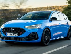 “The New Ford Focus ST Edition: Fitur Suspensi yang Bisa Disesuaikan – Apa Saja Kelebihannya?” – Top Gear