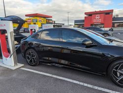 Rahasia Keberhasilan: Mobil Listrik BYD Berhasil Diisi Daya di Stasiun Pengisian Tesla V3 Supercharger