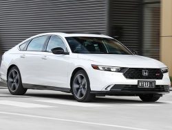 Dapatkan Harga dan Fitur Honda Accord 2024: Daftar Fitur Lengkap untuk Mobil Hybrid yang Menantang Mazda 6, Toyota Camry, BYD Seal, dan Volvo S60 – Berita Mobil yang Menggugah Minat